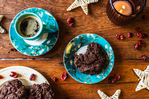 Chili-Schokokekse mit getrockneten Cranberries