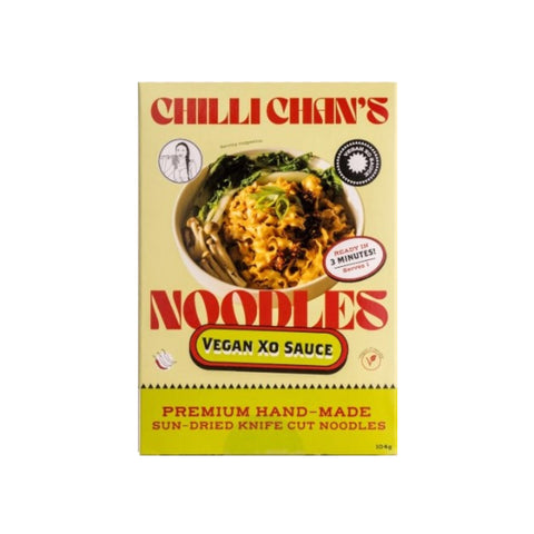 Chilli Chan's handgemachte Nudeln mit veganer XO-Soße, 104g Packung, sonnengetrocknet und in 3 Minuten zubereitbar.