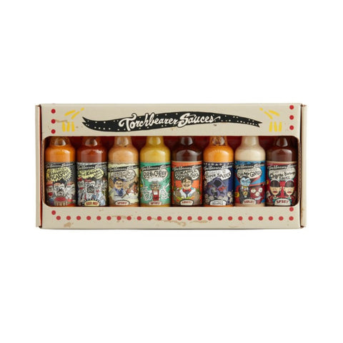 Torchbearer Sauces Gift Set, 8-Pack, eine Auswahl an 8 verschiedenen scharfen Soßen in einem Geschenkset, ideal für Liebhaber von scharfen und kreativen Geschmacksrichtungen.